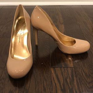 Jessica Simpson Nude Pump